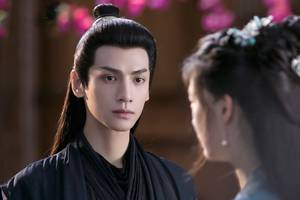 《月上重火》上官透归来后改名虞楚之,这个名字可不是随便取的
