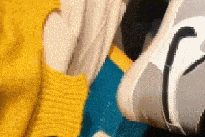 搞笑段子:表哥家儿子六岁了,特别个性,过年谁给红包都不要…