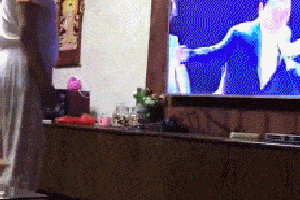 船进水了,我湿的好厉害 如果你不说,我还以为这是再演恐怖片呢 妹子