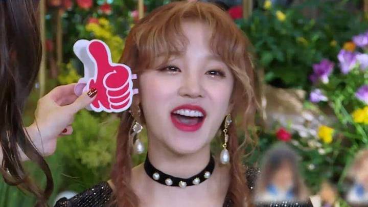 宋雨琦穿短上衣露热辣小蛮腰,你喜欢吗?