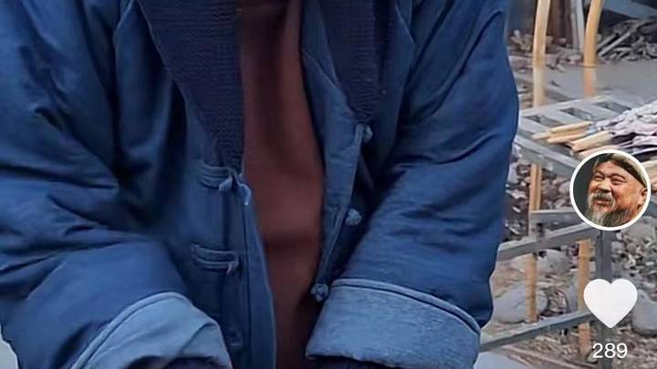 演员李琦在北京摆摊卖烤串,胡子拉碴不修边幅,卖50元一串,合理吗?