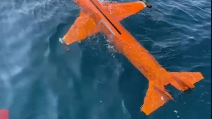男子称海上钓鱼钓到飞机,太沉记下位置,已报海警处理,你怎么看?
