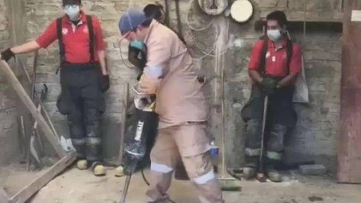 73岁大爷家发现4600块骨头属于17名女子,会被逮捕吗?