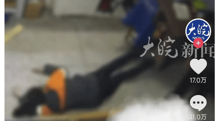 湖南一男子逼问妻子下落,抡椅连续殴打女儿,你觉得是故意的吗?