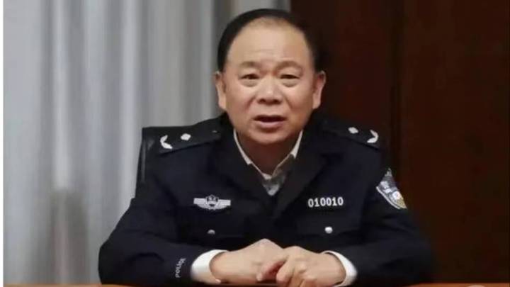 武汉公安系统同一天5名警察被查,是否与黄大发涉黑案有关?