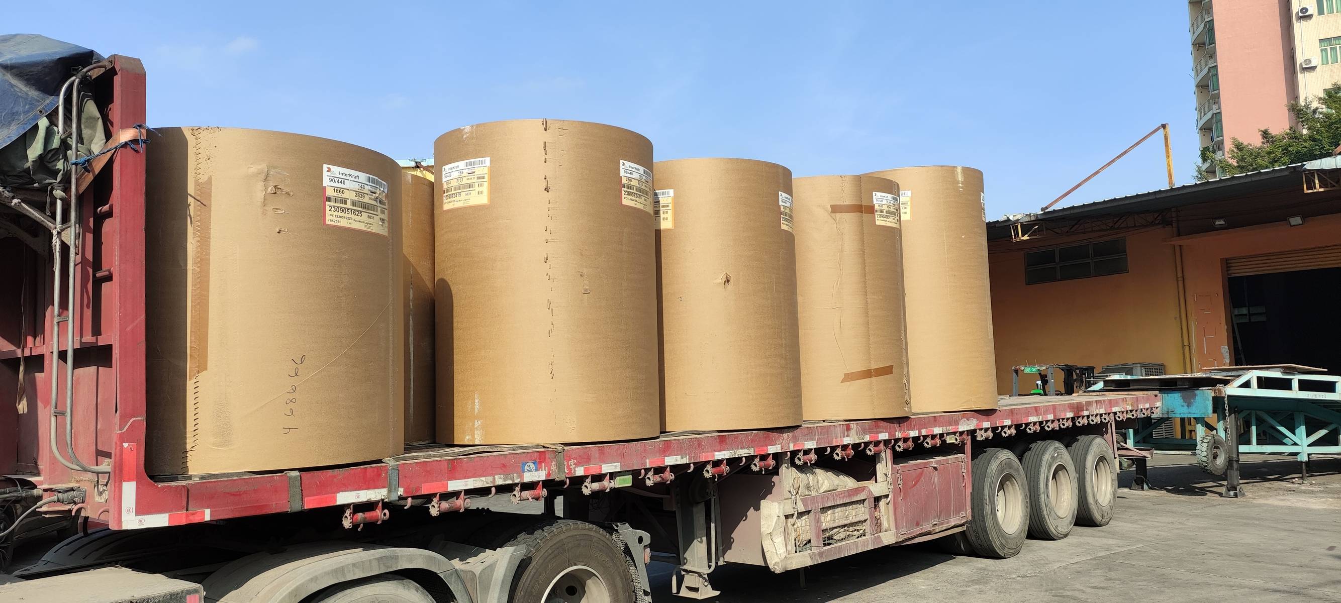 昊疆合牛皮纸厂家：美洲ds牛卡纸大量现货码单齐全