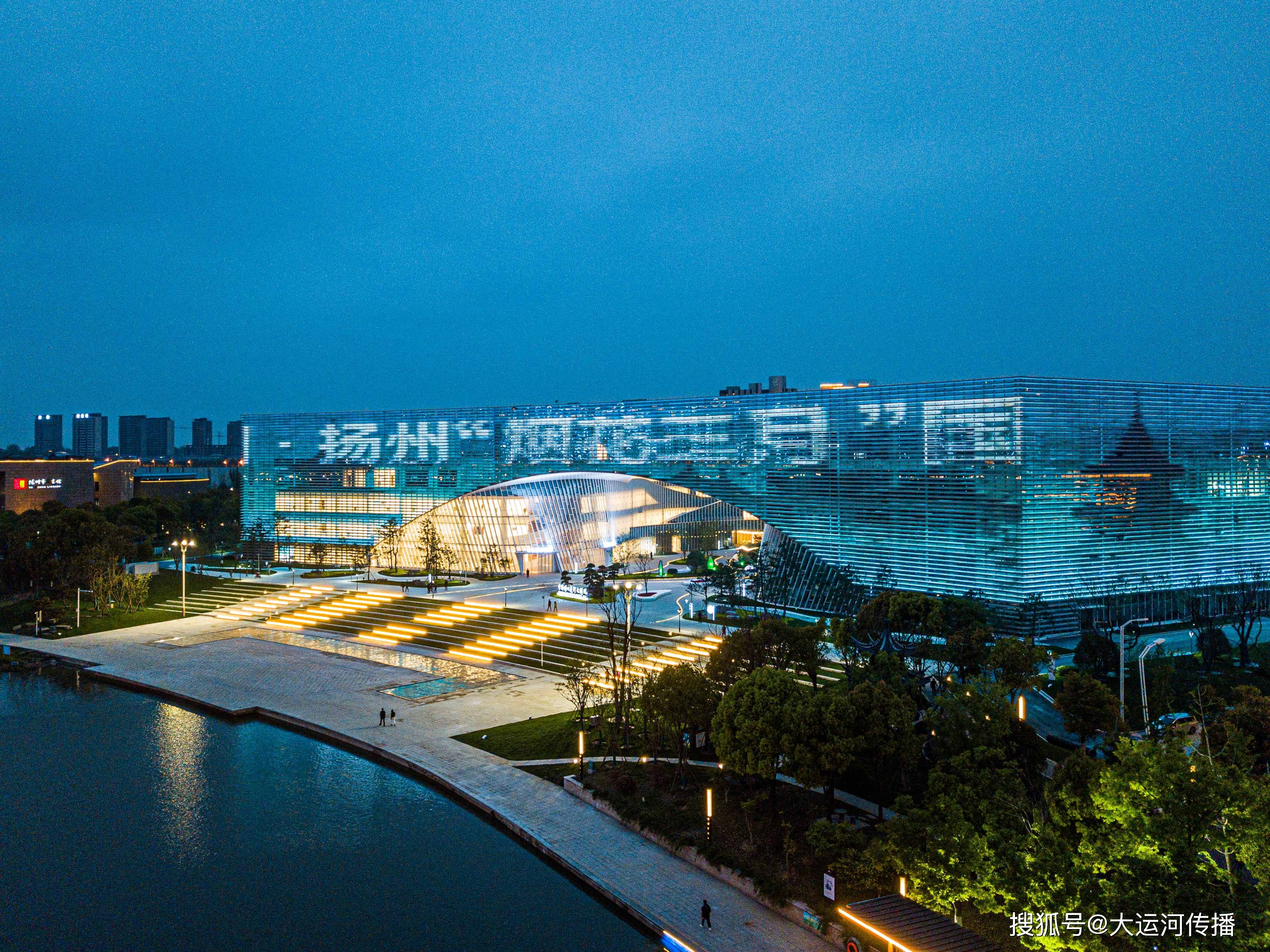 江苏扬州运河大剧院,风景这边独好