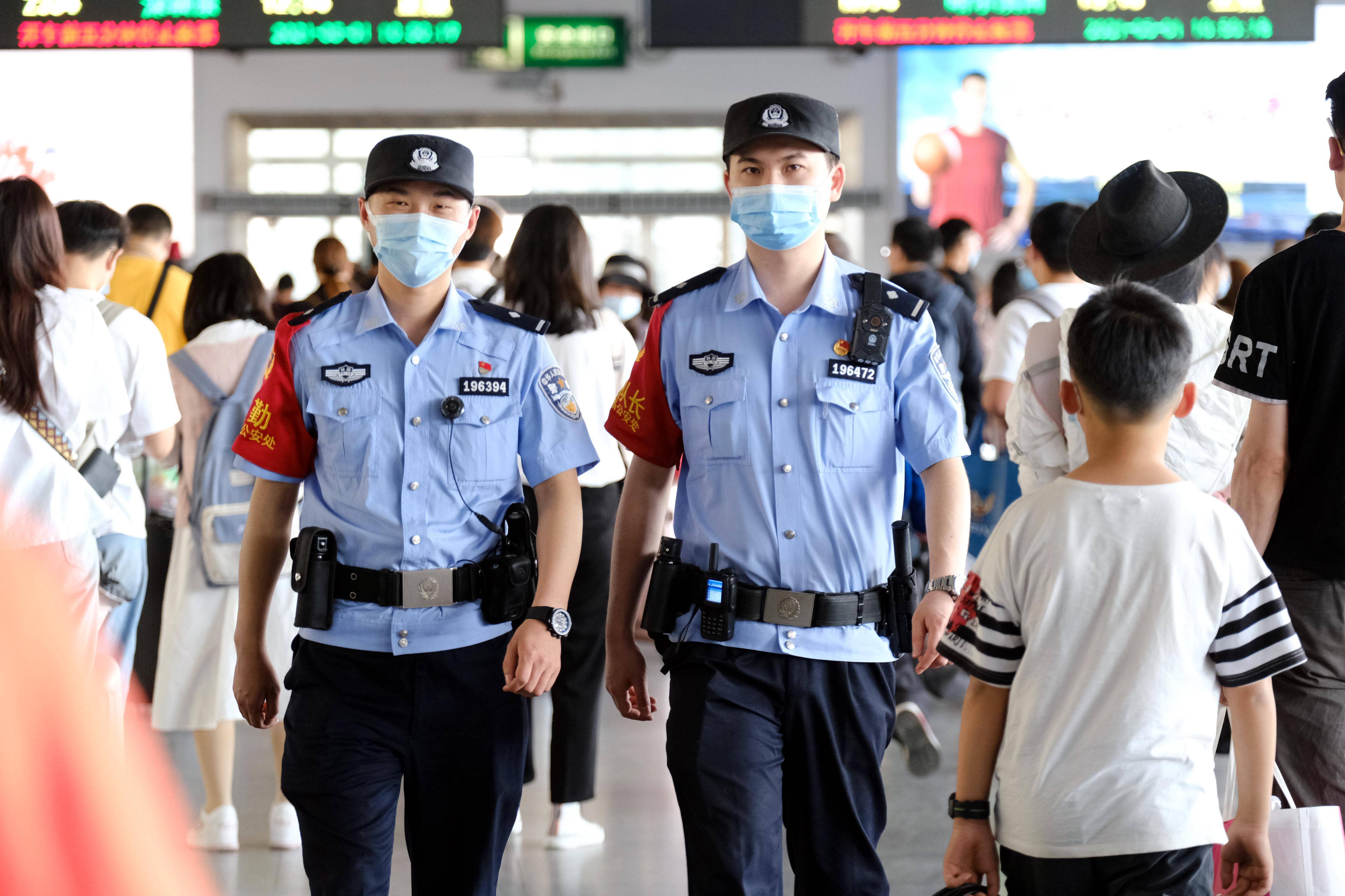 襄阳铁路公安处民警开展治安巡逻