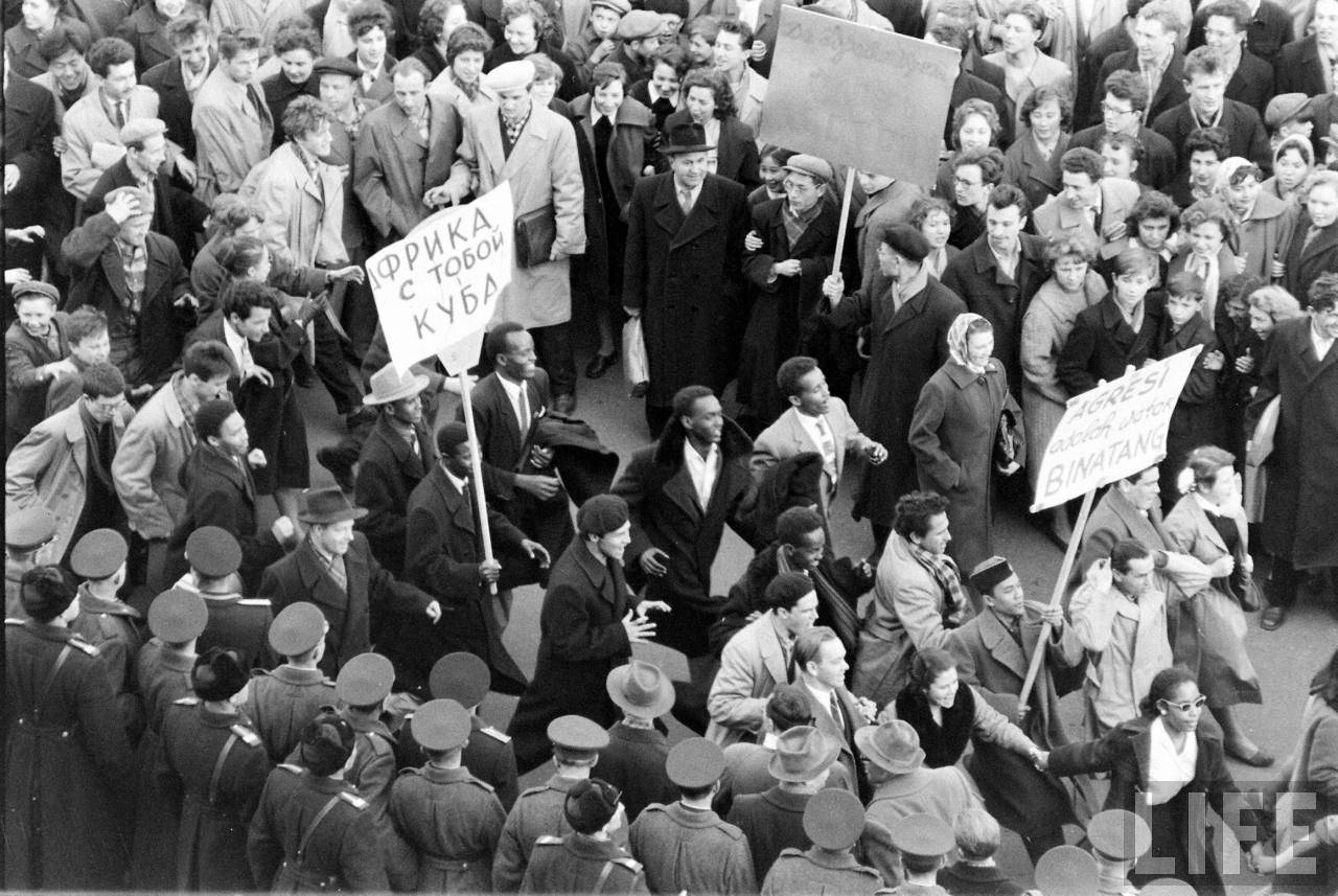 历史老照片:1961年民众抗议要求美国离开古巴