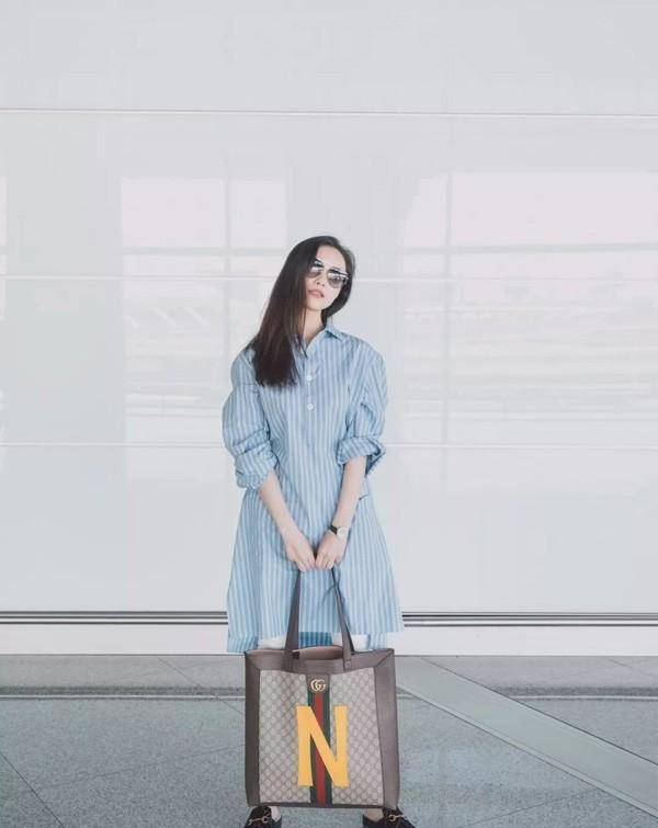 倪妮出发去gucci 2019早春度假的机场街拍图,就穿了一双gucci的乐福鞋