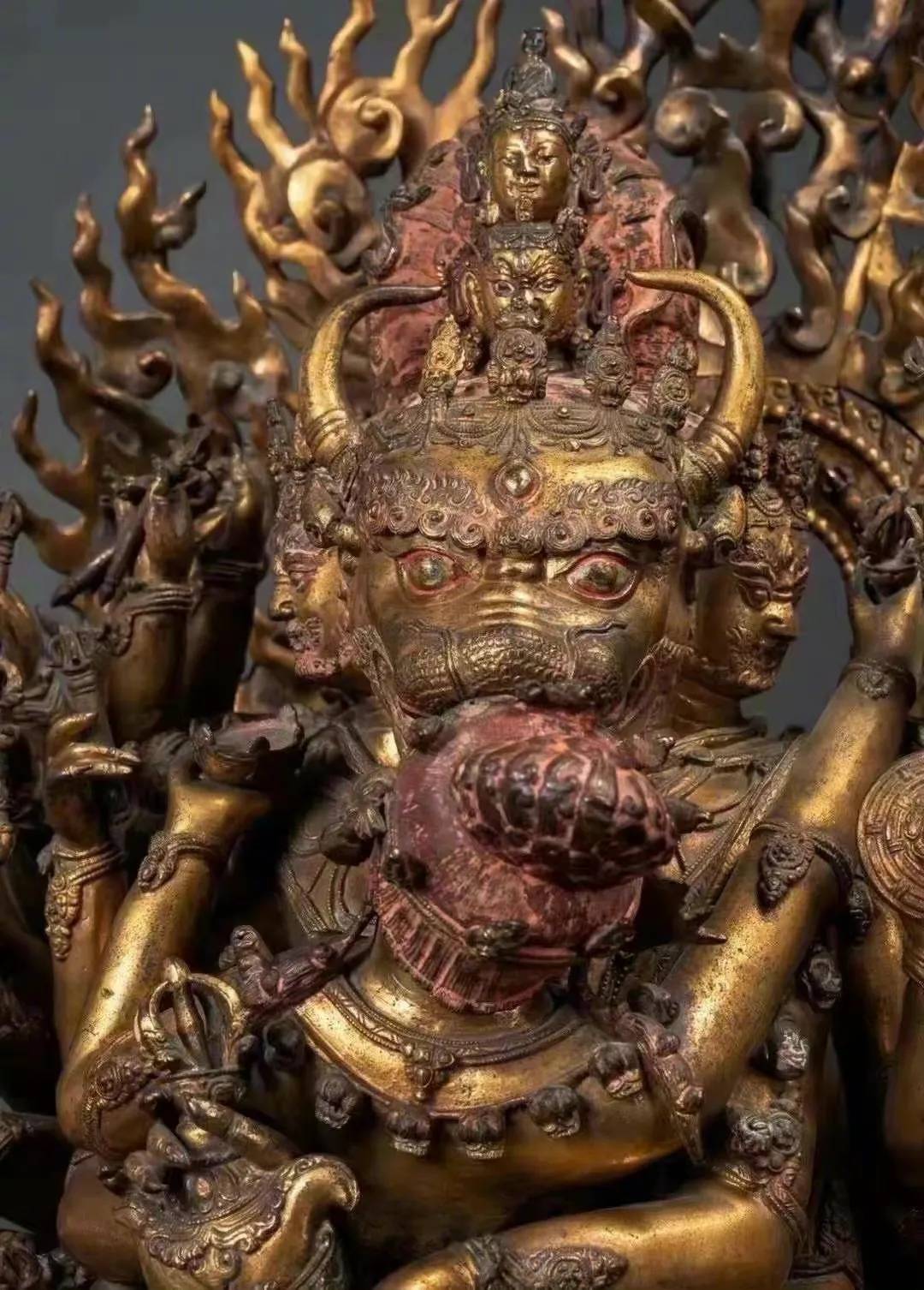 成化大威德金刚像在德拍卖合人民币一亿零七百万