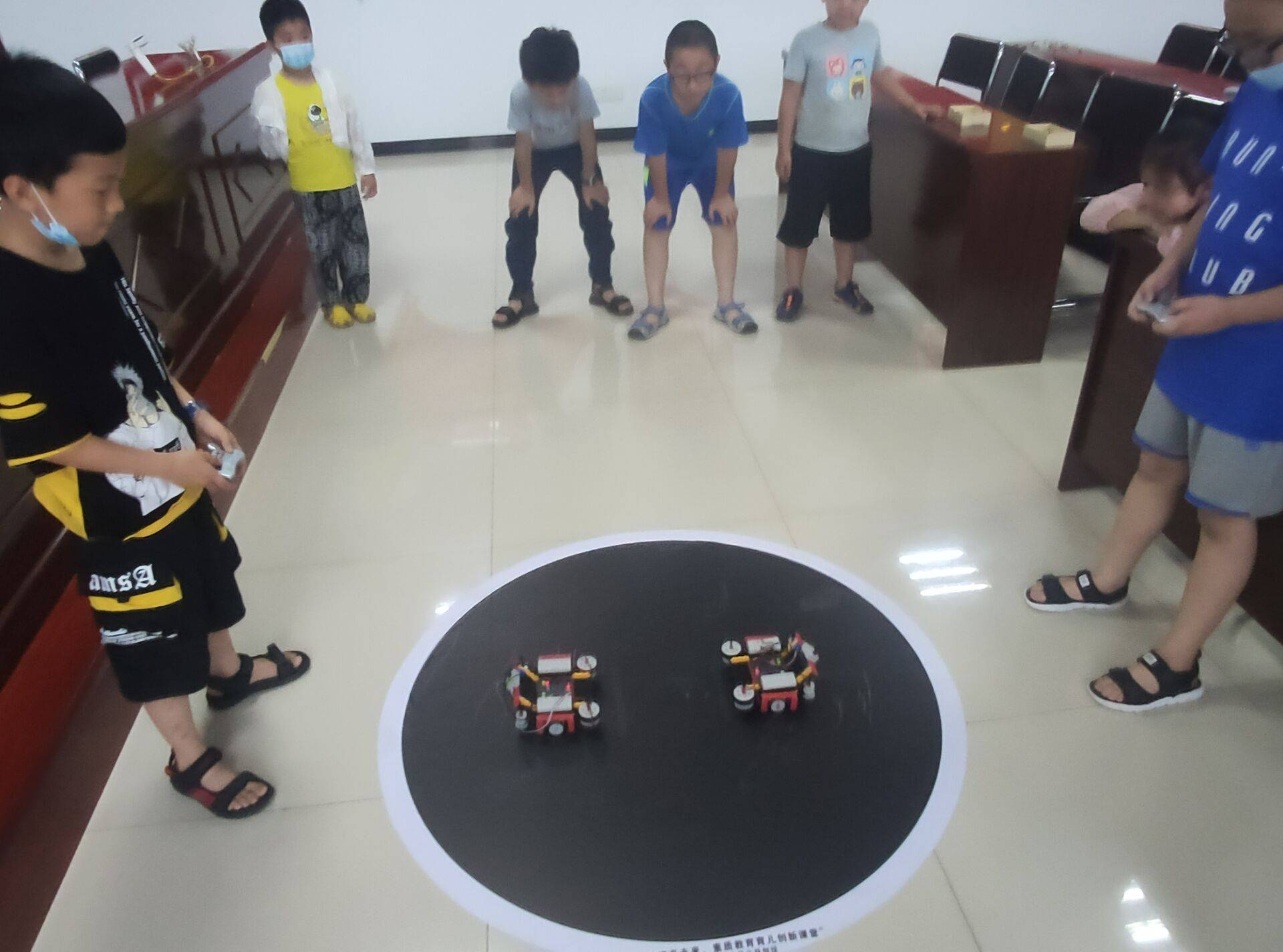创意相扑机器人比赛选拔活动锤炼了严家渡社区青少年选手心志