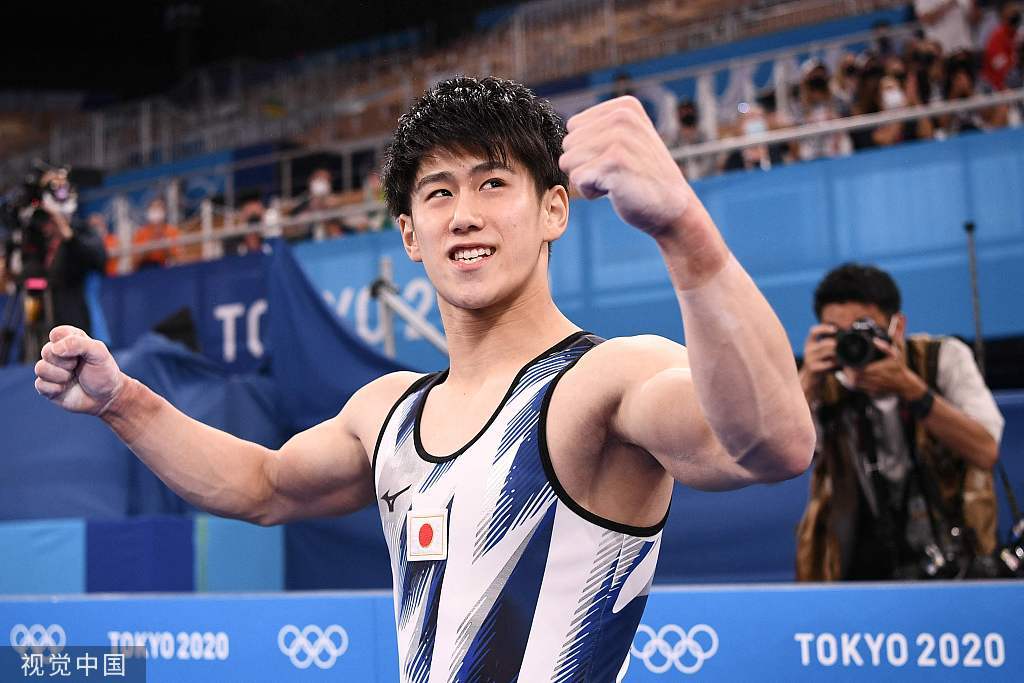 2021东京奥运会继续进行,在竞技体操男子单杠决赛中,日本选手桥本大辉