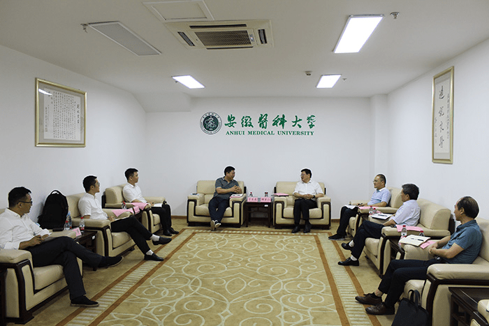 安徽医科大学党委书记顾家山会见国医科技董事长丁贞虎一行