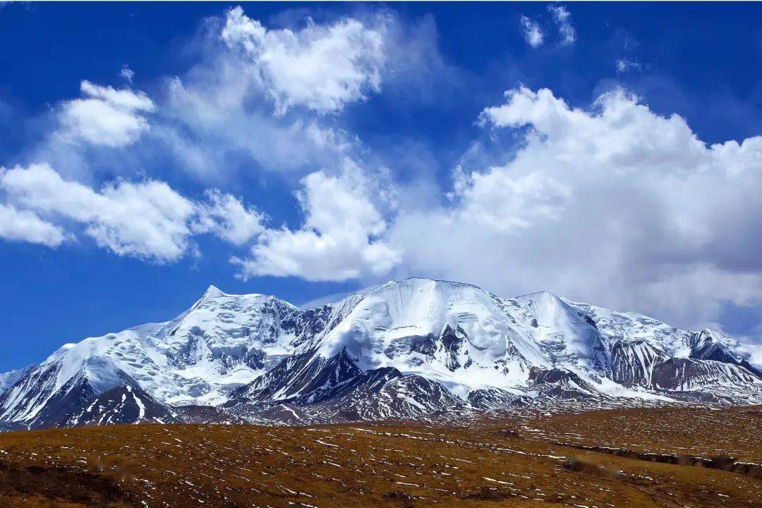 阿尼玛卿雪山美景