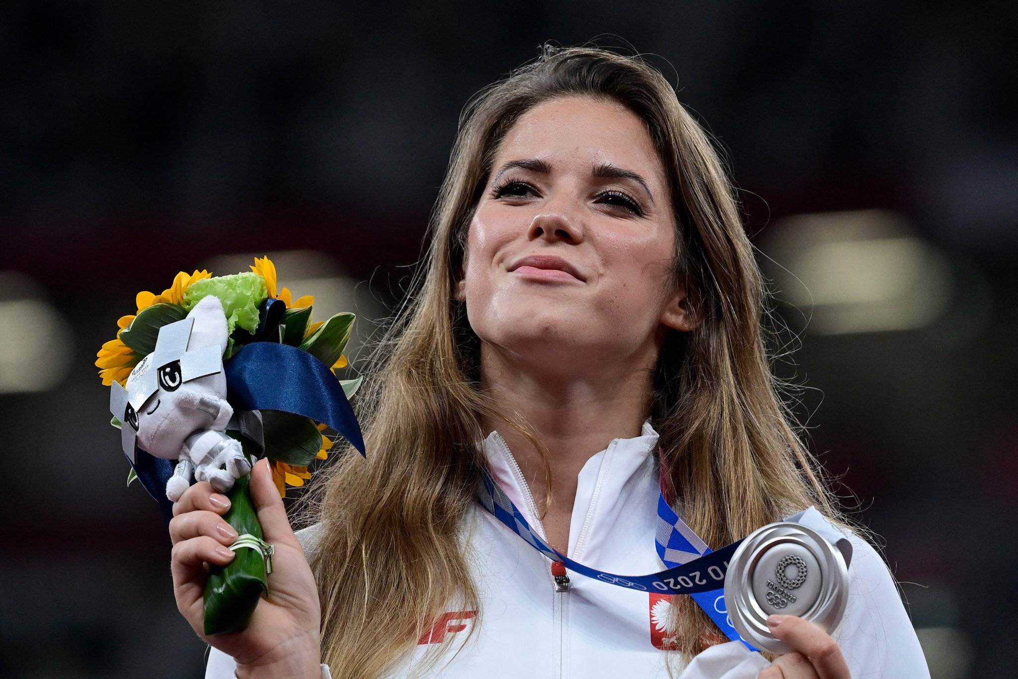 筹集13万英镑波兰运动员拍卖奥运奖牌资助心脏病儿童