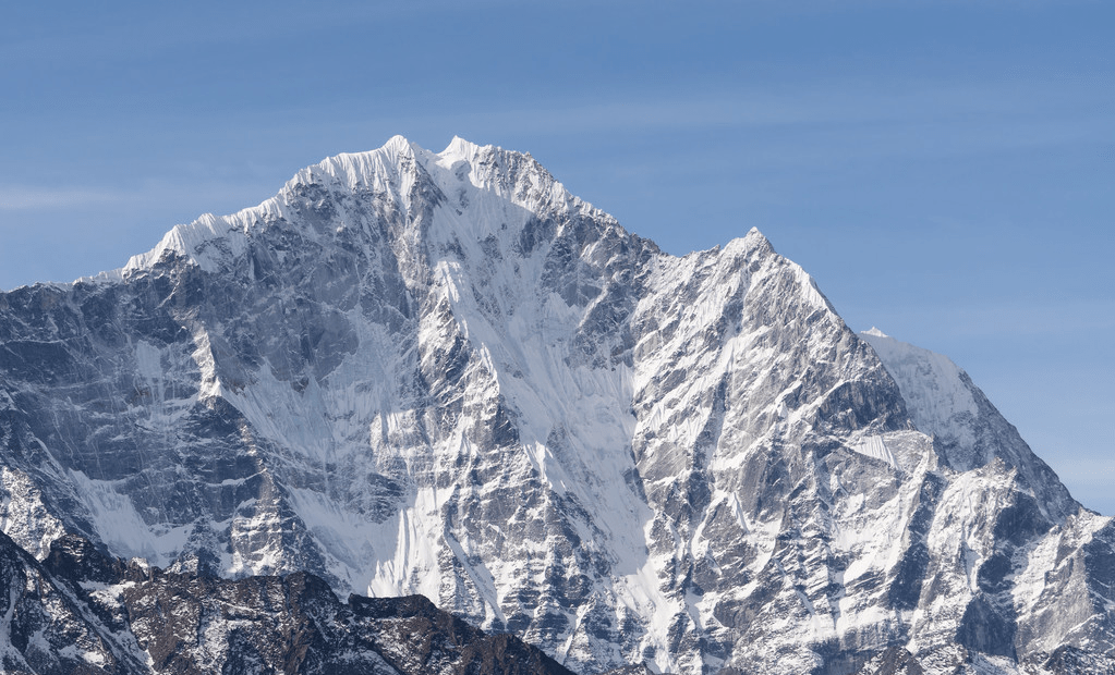 珠穆朗玛峰为何终年积雪?