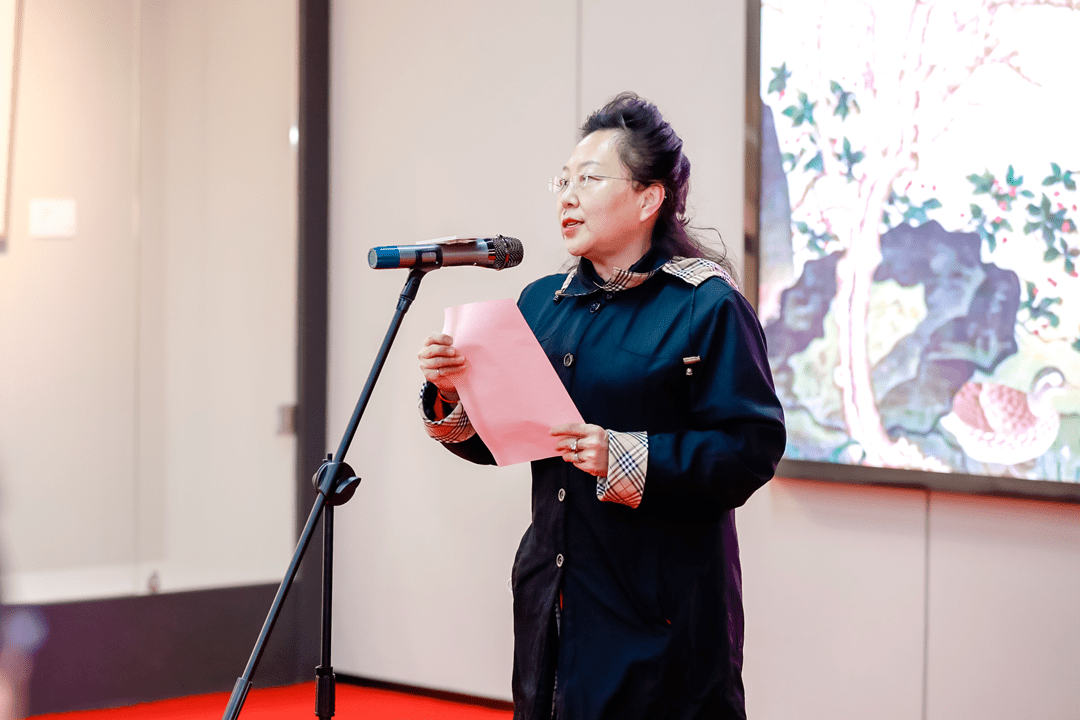 上海陈佩秋公益基金会理事长庞沐兰女士与上海文史馆馆员,中国诗书画