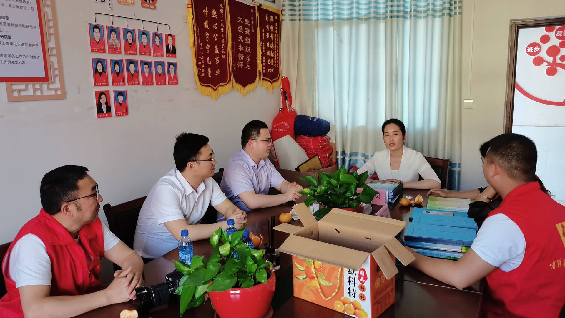 溆浦县委组织部,团县委调研走访县同心公益_工作_滕绿凤_服务