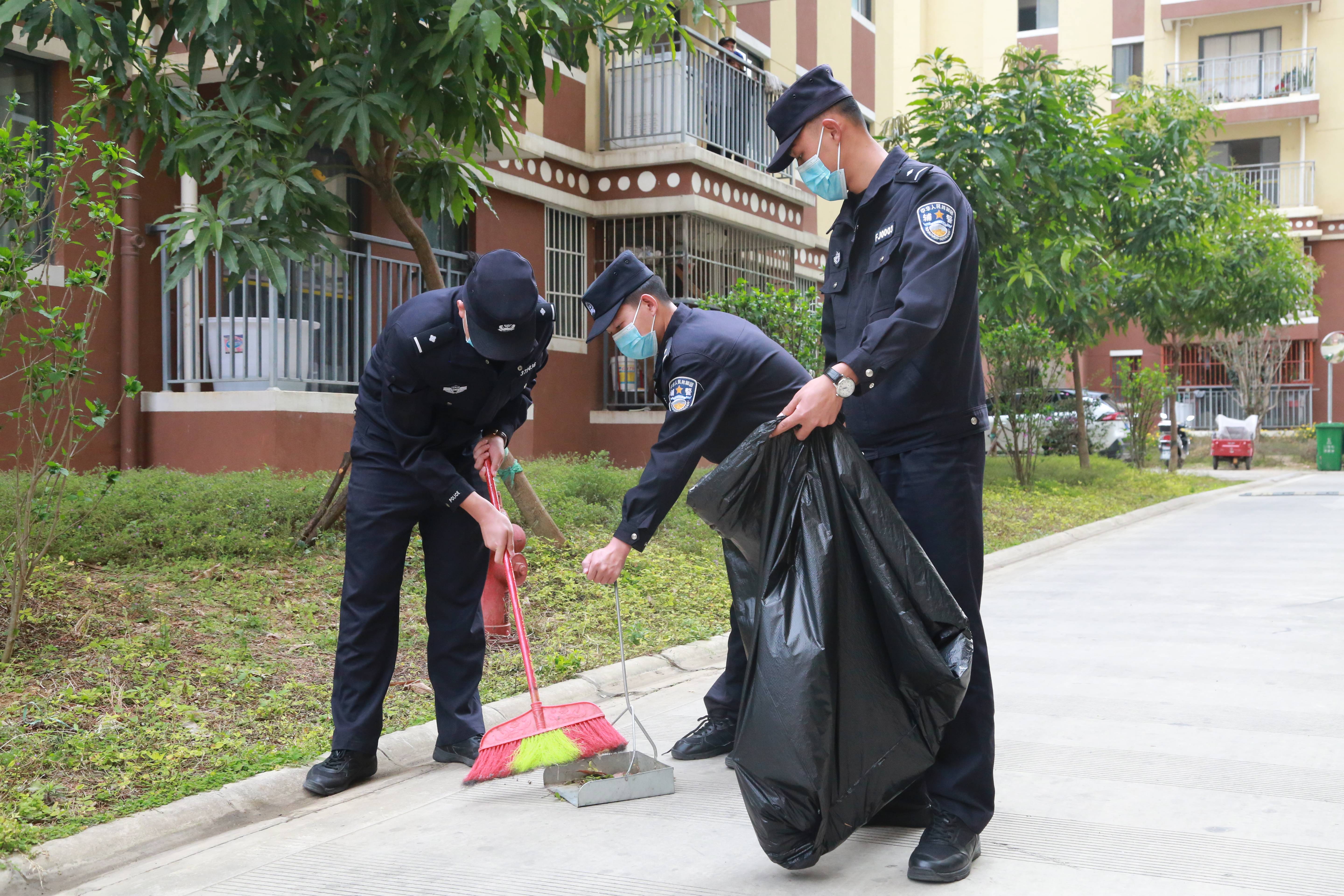 蛮云疆域查抄站的雷锋故事不断在演绎