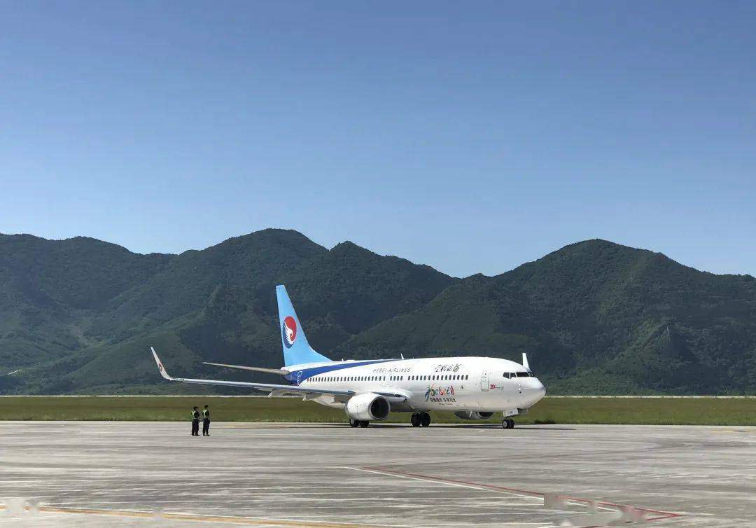 从此成为国内首个b737ng和e190两种机型同时实施无过站放行运行的航空