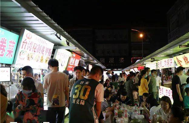 菏泽"地摊经济"回来了!东方红大街周末,节假日可全天出摊!