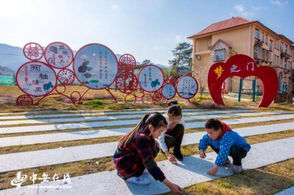贫困户|岳西：山路越走越舒畅 日子越过越兴旺