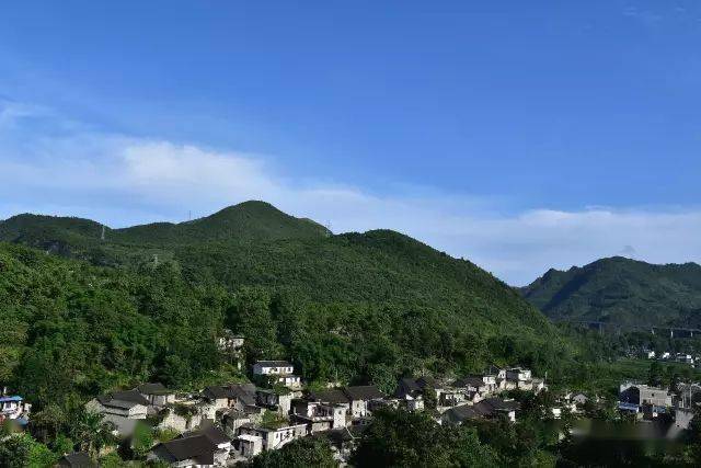 六盘水市盘州两河道街岩脚村