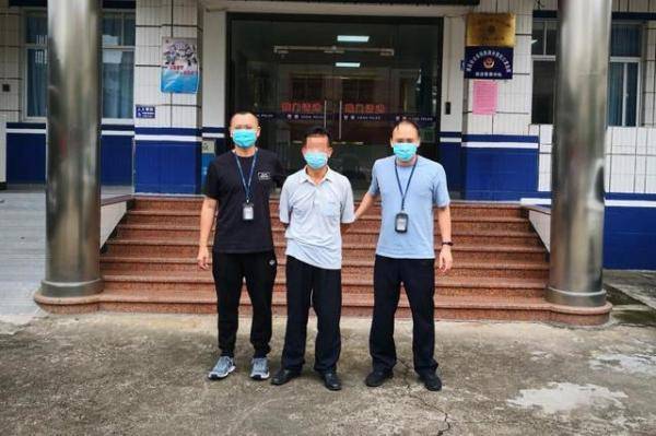 坑口街道|闲逛商店偷手机给儿子用？人赃并获落入法网