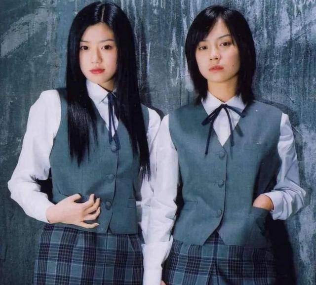 顶着"翻版全智贤"光环出道的朴寒星以处女电影作《女高怪谈3》崭露头
