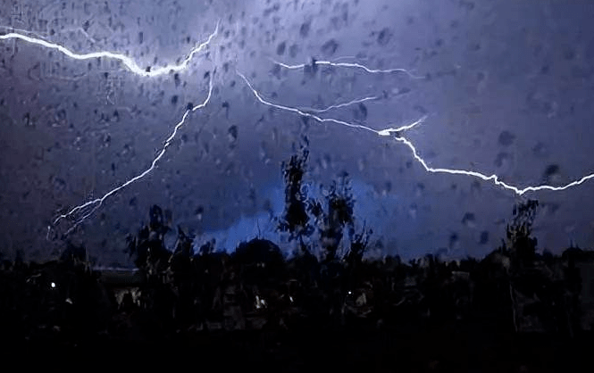 大暴雨!福建局地可能发生超警戒洪水!