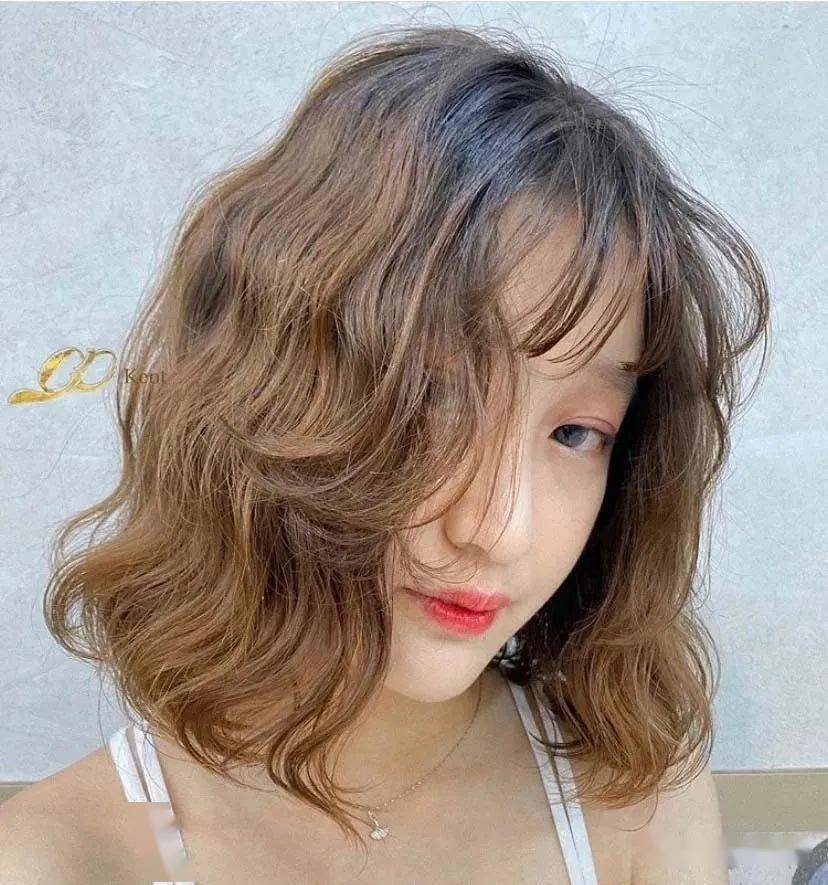 小卷蓬蓬头烫发也是不错的选择哦. 责任编辑