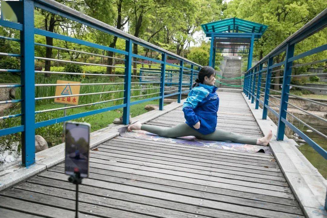 32岁高薪保姆逆天简历:有一种开挂,叫降维打击