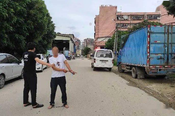 连发抢劫案专挑妇女下手在陈店溪北小学附近将嫌疑人抓获