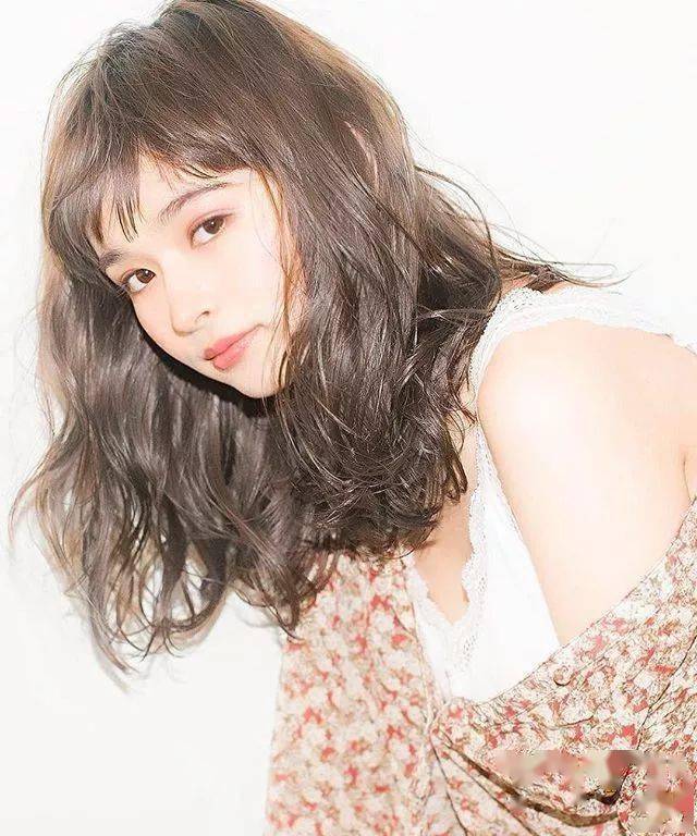 今夏头发越“短”越时髦,剪了的人都美翻了!! 今夏头发越“短”越时髦,剪了的人都美翻了!!
