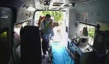 孩子|家长全然不知！1岁男童在自家卫生间身亡