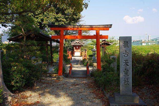 天皇：東亞史上的女皇現(xiàn)象：日本為何會出現(xiàn)“女帝的時代”？，