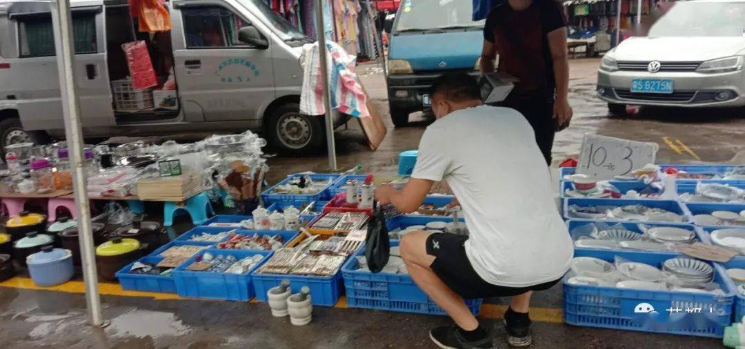 流动商贩的经济总量_流动商贩照片(2)