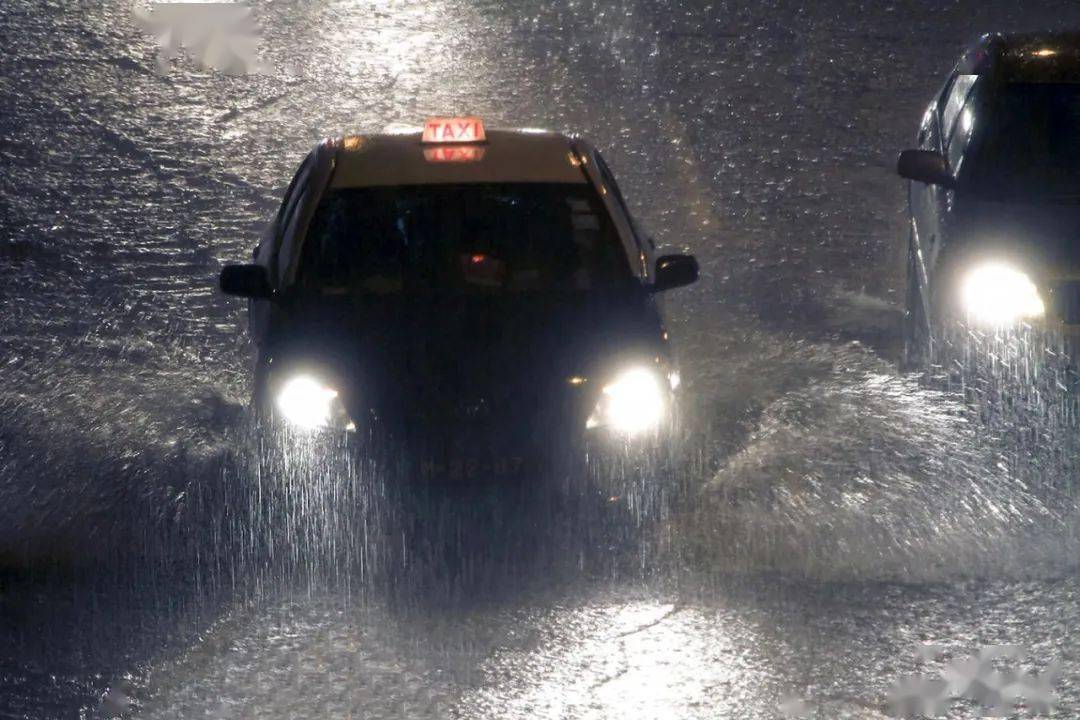 大雨≠big rain, 小雨≠small rain! 正确说法