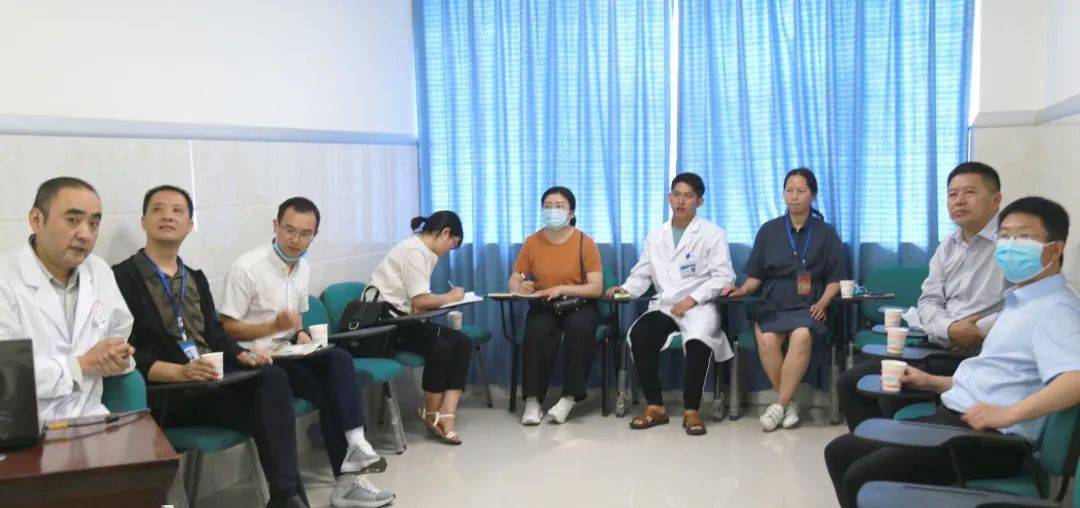 石一鲁实主任慰问州中西医结合医院博士后,副教授,副主任医师吴伟