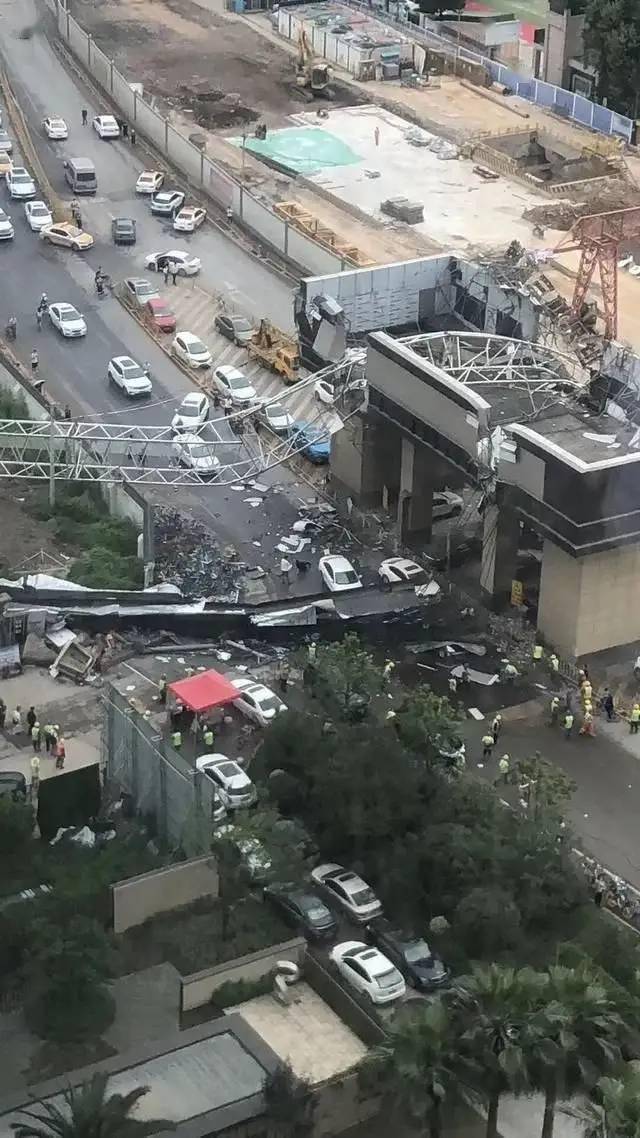 事故快报 | 6月9日,武汉绿地某工地履带吊倒塌,压到路边车致人员受伤