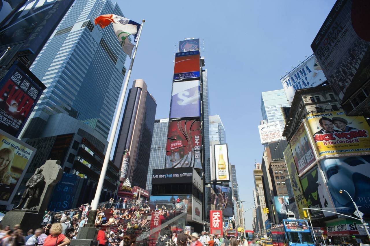 纽约时报广场:是美国纽约曼哈顿的一个商业中心