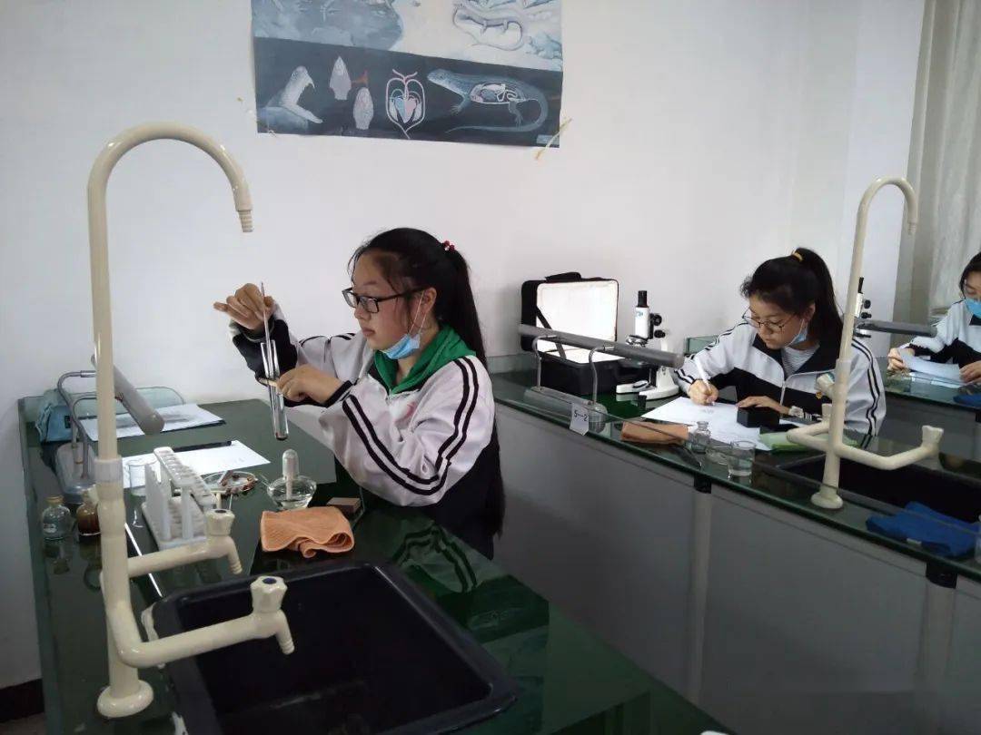 略阳县荣程中学2020年初中毕业学业考试物理,化学,生物实验操作考试