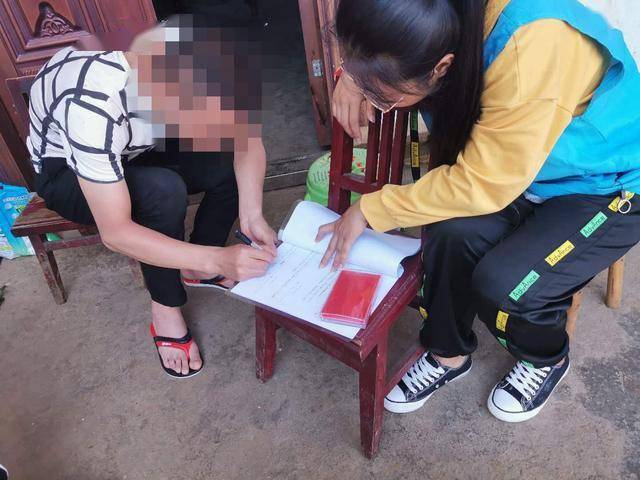 扫除贫困人口_贫困山区的孩子图片