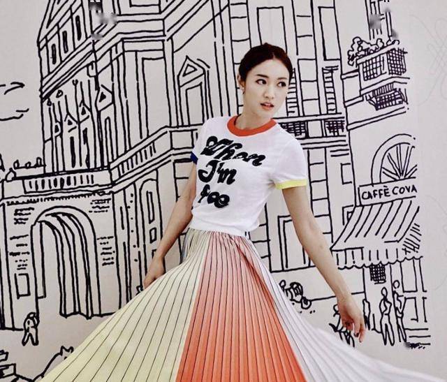 TVB小花想掴人气小生男友发泄！传两人年底结婚