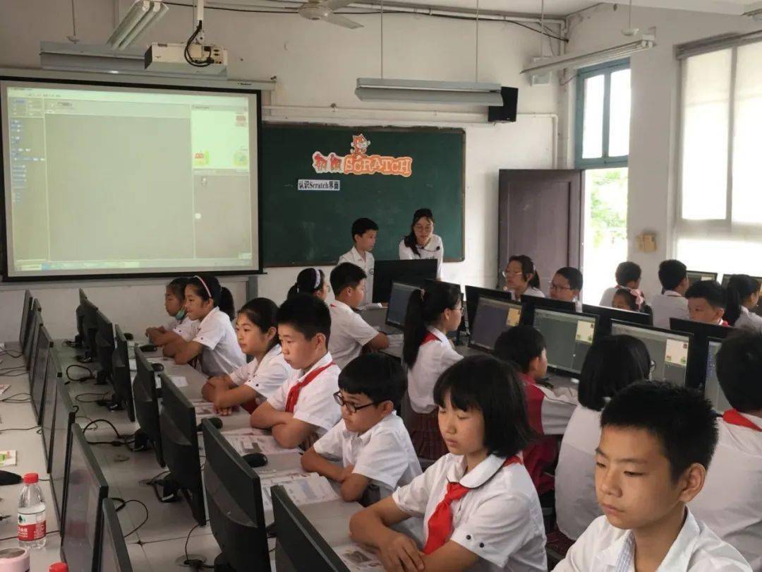 信息时代以梦想为名记路桥区小学信息技术技术教学大比武活动