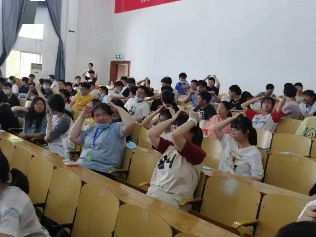 张中|【张中校园新闻】乘风破浪、扬帆起航——张甸中学开展高三学生心理健康教育活动