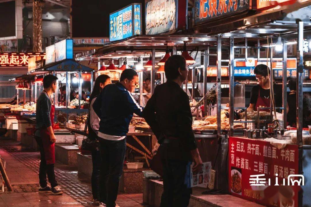 珠海最火的夜市,老板月入两三万以上!_夏湾