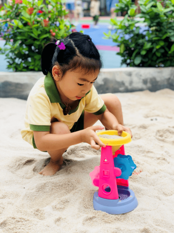 几个月的宝宝可以带出户外 8fd7df0fced54f4d8a6ab0d46671e935.png