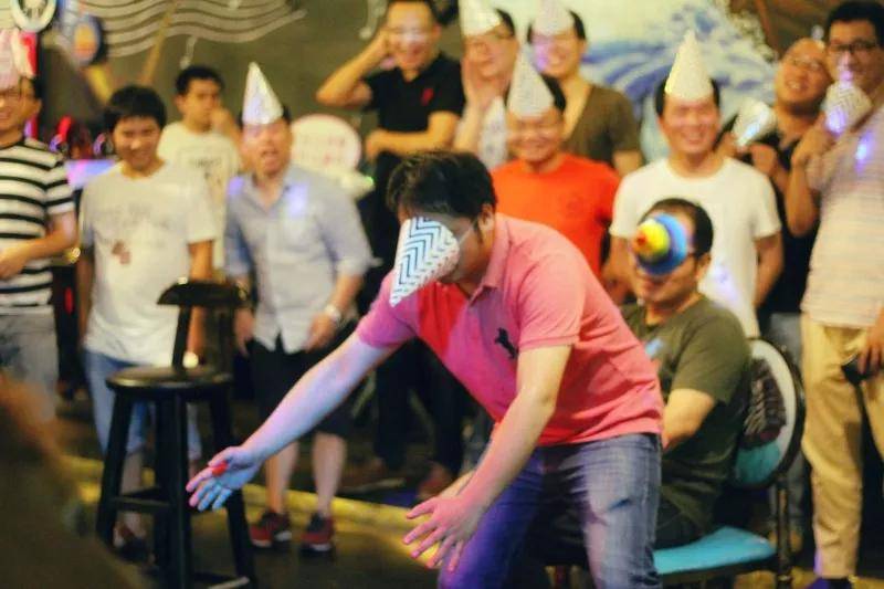 看这里神奇帽子派对游戏